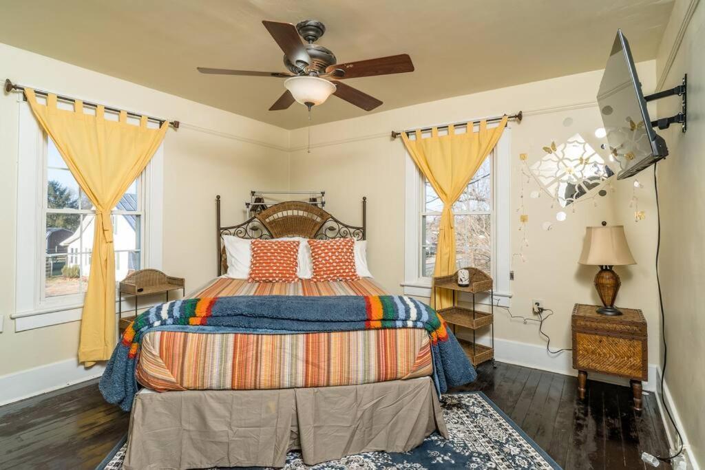Dog And Family Friendly 4Br W Wifi And Fenced Yard By Zen Living Short Term Rental Luray Εξωτερικό φωτογραφία